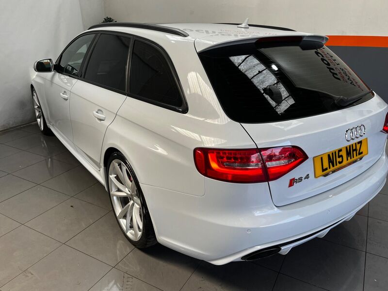 AUDI RS4