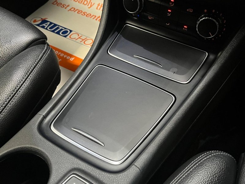 MERCEDES-BENZ GLA CLASS