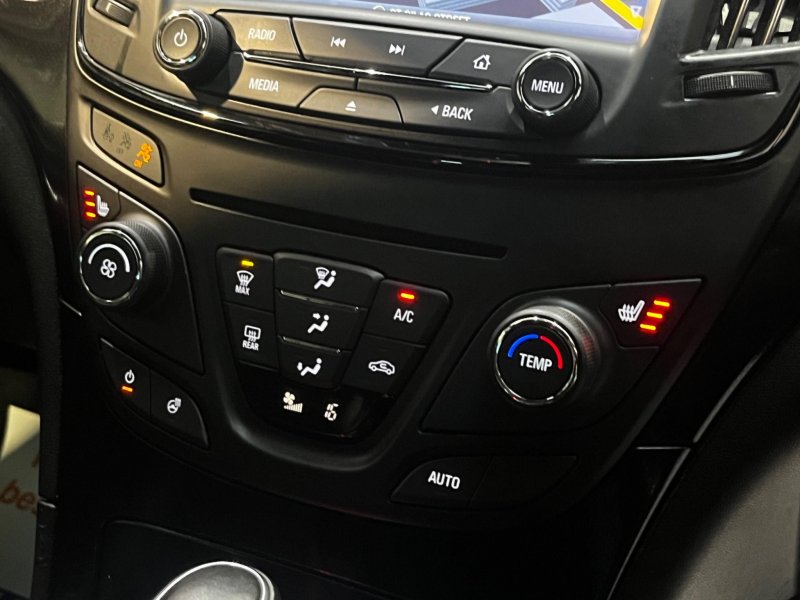 VAUXHALL INSIGNIA