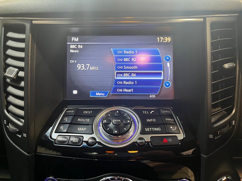 INFINITI QX70