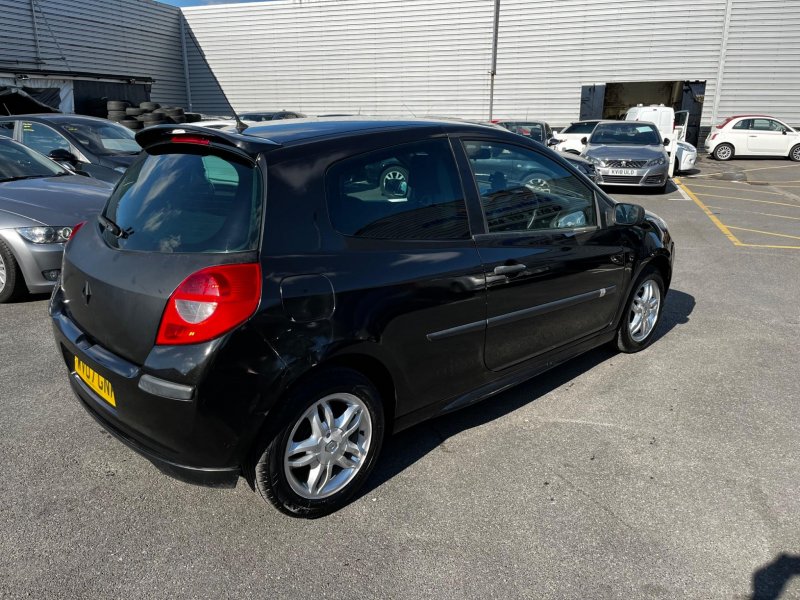 RENAULT CLIO