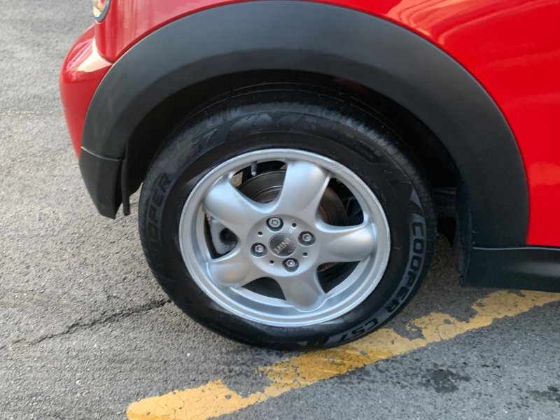 MINI HATCH