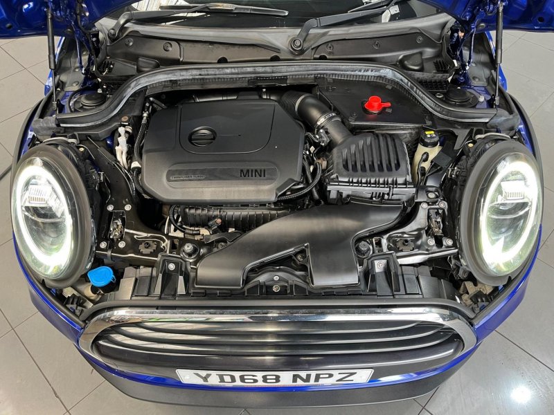 MINI HATCH