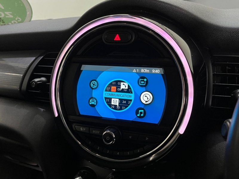 MINI HATCH