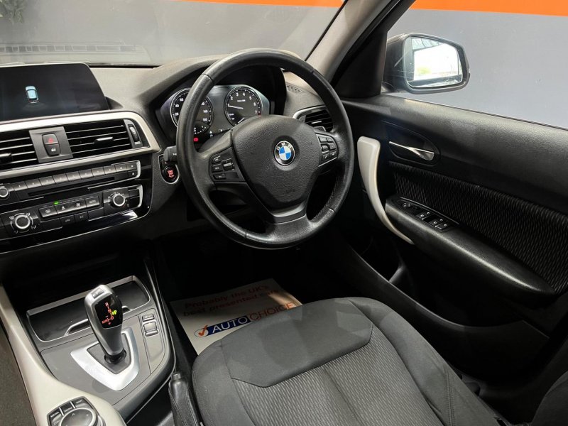 BMW 1 SERIES